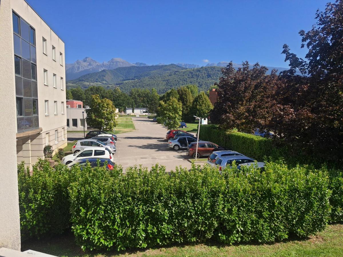 Studio Dans Residence Pour Location Courte Duree Et Etudiants Parking Gratuit 제이르 외부 사진