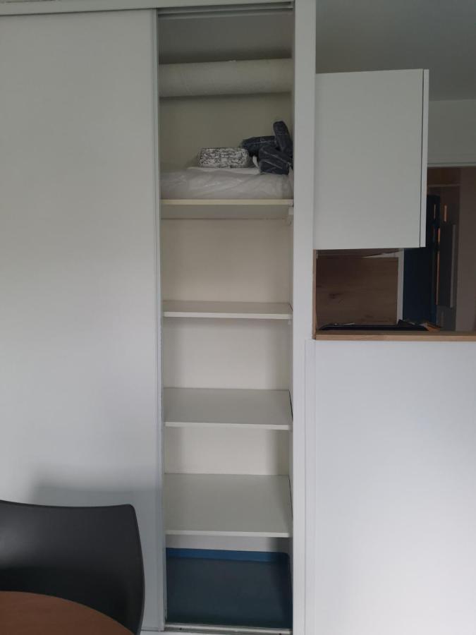 Studio Dans Residence Pour Location Courte Duree Et Etudiants Parking Gratuit 제이르 외부 사진