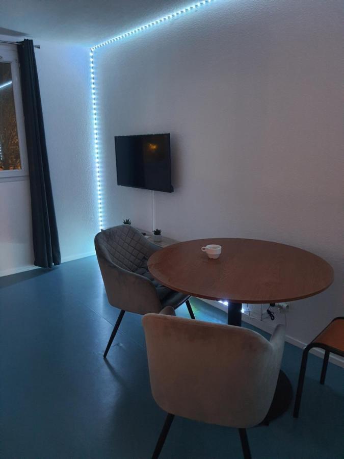 Studio Dans Residence Pour Location Courte Duree Et Etudiants Parking Gratuit 제이르 외부 사진